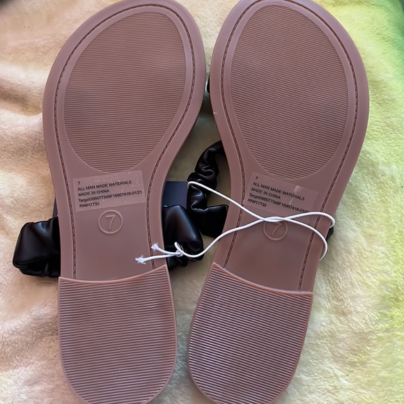 NWT Universal Thread strap sandals - Picture 4 of 4